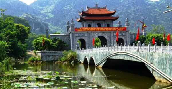 Hoa Lu – Tam Coc – Mua Cave in Ninh Binh (Day Trip from Hanoi)
