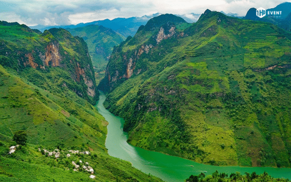 3D4N HA GIANG LOOP – DONG VAN KARST PLATEAU – DU GIA from Hanoi (Sleeping Bus & Motorbike) - Image 6