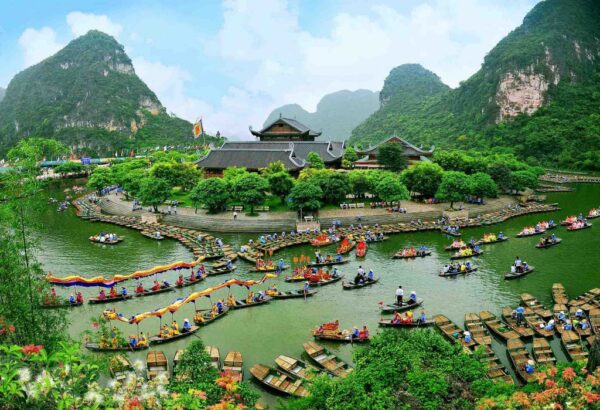 Bai Dinh Pagoda - Trang An EcoTourism (Day Trip from Hanoi)
