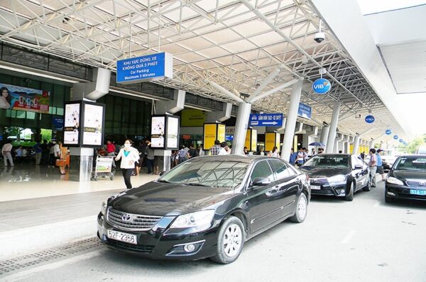 16-Seater Private Car – Tan Son Nhat Airport (Ho Chi Minh City) - Image 2