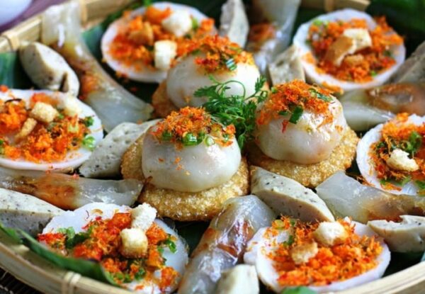 Hue Walking Food Tour (English Guide) - Image 4